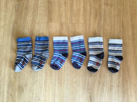 Troje pruhované ponožky, 17