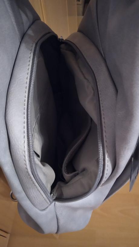 Koženkový batůžek, 