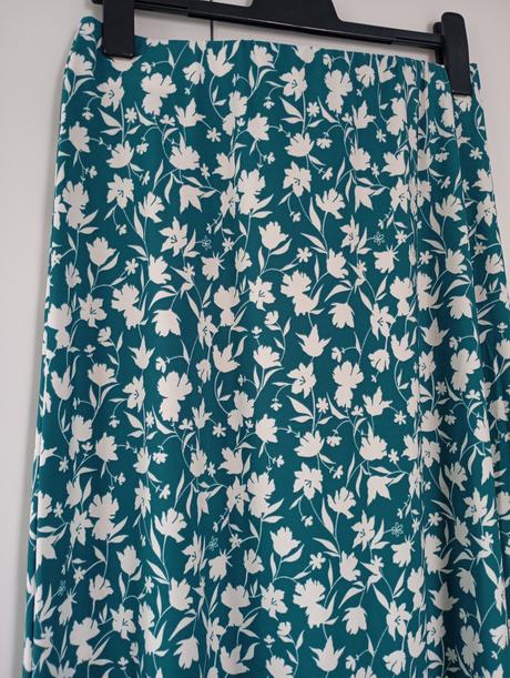 Dlouhá zelená elastická sukně, gate,42