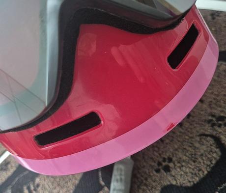 Helma na lyže s (salomon), brýle (brizzard), uši, salomon,s