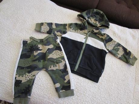 Téměř nová velmi pěkná bavl. souprava,v.62, zn.f&f, f&f,62