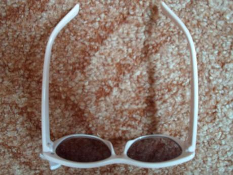 Růžové sluneční brýle, 