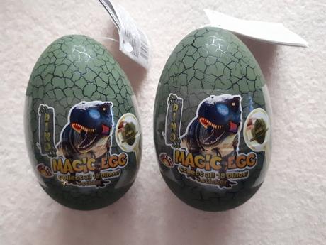 Dětská hračka - dinosauří vejce s dinosaury,