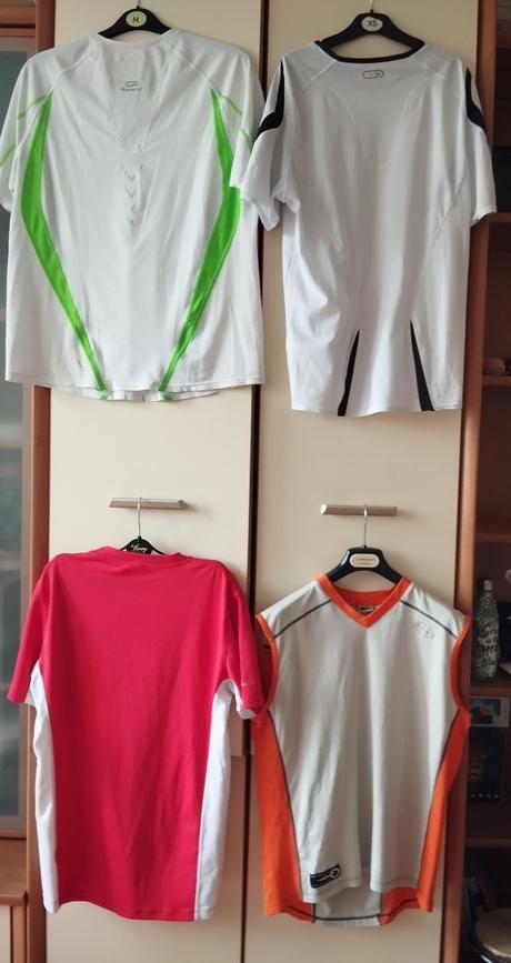 Čtyři trika vel. l, xl, tepláky a body za 43 kč/ks, l