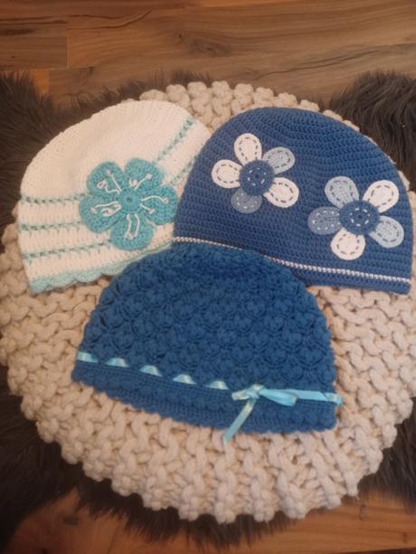 3krát modrá háčkovaná čepice 2-4 roky, 104