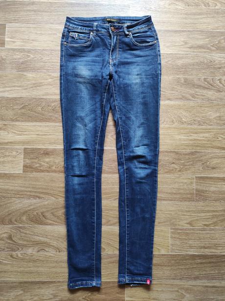 Džíny, 38