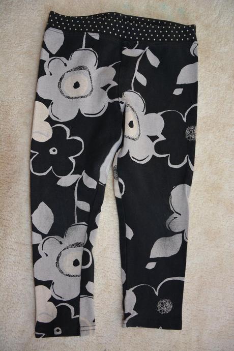 Trika, džíny a legíny s kytkama, 104–116