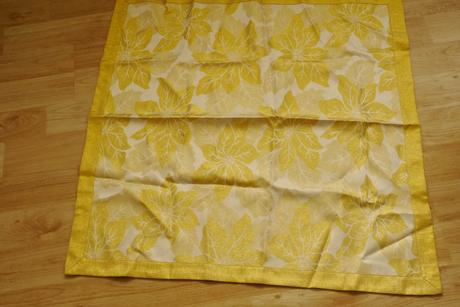 Oboustrana decka , ubrus na stul 85/85cm zlata,