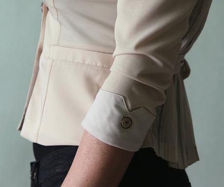 Zajímavá halenka s plisovanými zády vel.xs-34, xs