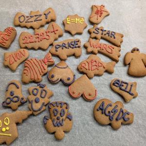 @apokalismus: Když tatínek zdobí 😂