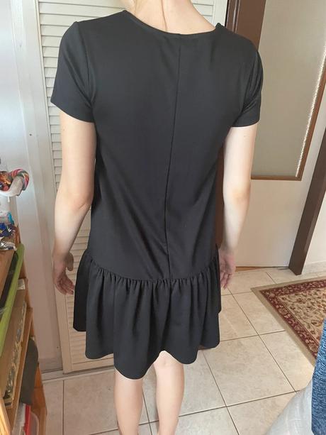 Šaty černé i sváteční vel s splývavé měkké, sinsay,s