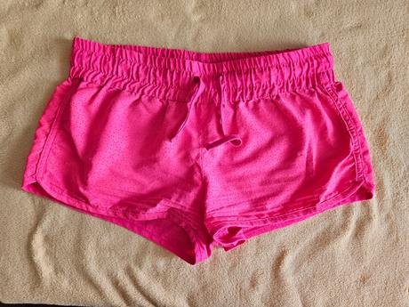Sportovní lehké reflexní růžové kraťasy šortky dír, s
