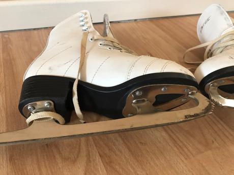 Klasicke bile brusle divci 34 jessica, 34