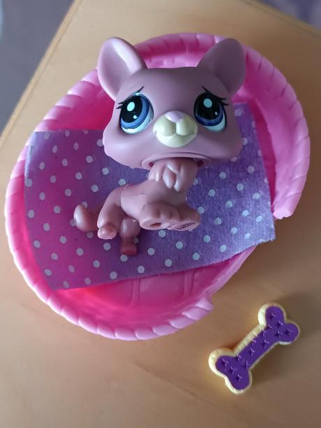 Lps pejsek + pelíšek + deka + kost,
