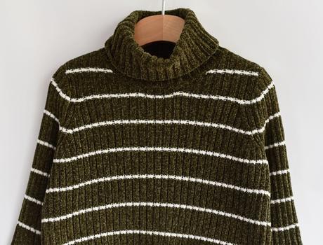 Svetr vel. 18 - 24 m, 92