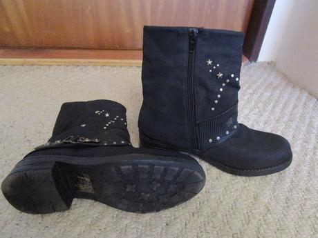 Pěkné černé kozačky, č. 37, vnitřní stélka 23 cm, 37