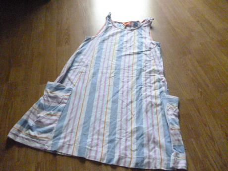 Pruhaté šaty vel. 10-11, 146