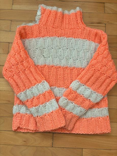 Dětský svetr s rolákem vel. cca 5-6 let, 116