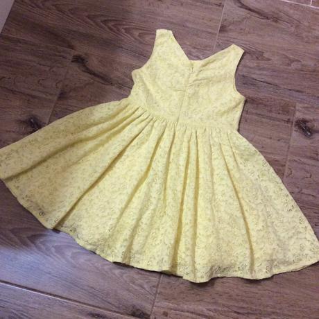 Krajkové šaty zdobené květinkami s perličkami, monsoon,122