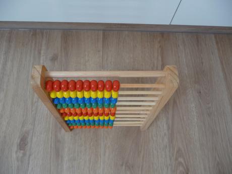 Nové dřevěné počítadlo,
