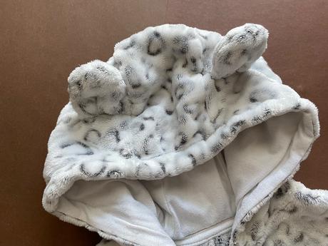 Overál chlupaťoučký - v.3/4 roky, f&f,104