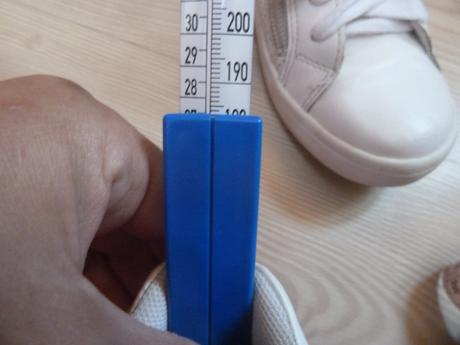 Tenisky se srdíčky, baťa,29