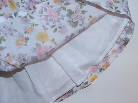 P620 letní šaty s květy vel. 68, nutmeg,68