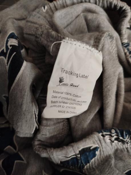 Kraťasy zn. little hand vel.92, 92