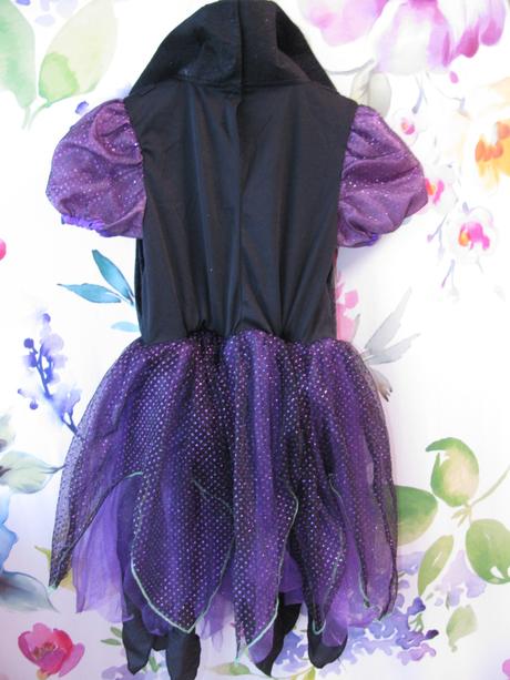 Karnevalový kostým-krásná malá čarodějka, 