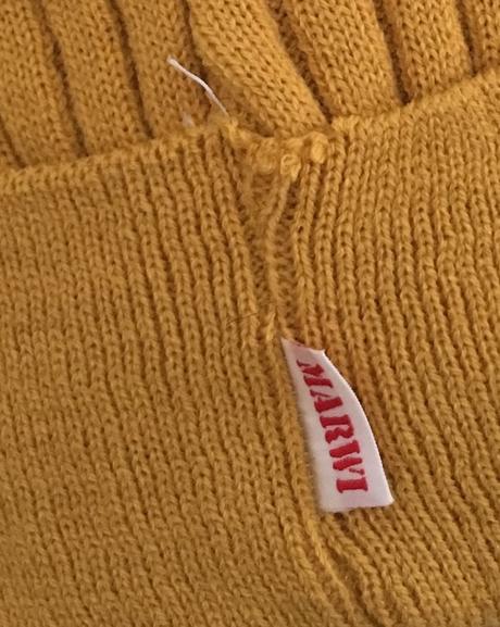 Komplet kulich a nákrčník, 