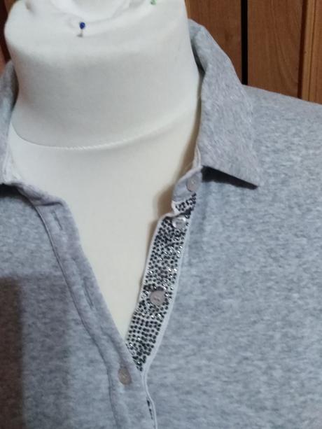 Šedé triko s kamínky, xl