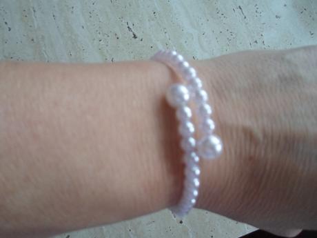 Náramek umělé perly bílý, 