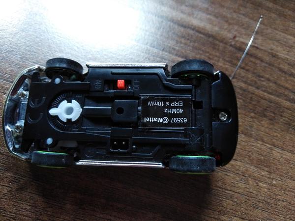 Jaký typ nabíjení má toto autíčko na ovládání?