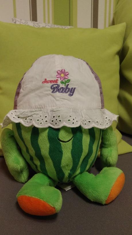 Klobouček bílo- fialové pepito, s mašlí obvod 44cm, 68