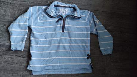 Pruhovaná mikina, 122