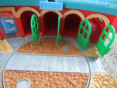 Depo,garáž thomas na mašinky, 