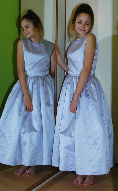 Společenské slavnostní plesové šaty i pro družičku, 176