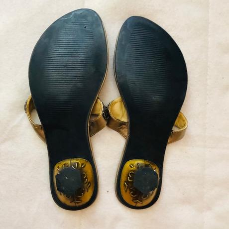 Zlate-bronzove zabky na podpadku 37, 37