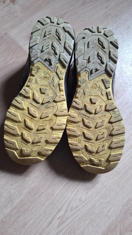 Nepromokavé boty, 43