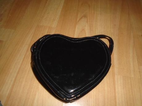 Kabelka lakovka srdce, terranova