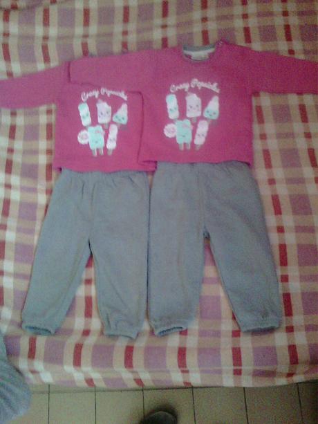 Dvě soupravy mikina a tepláčky, 80