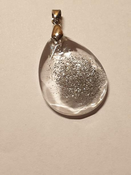 Přívěsek kapka střední, 