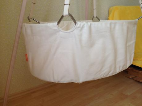 Pokojik pro mimi-kolebka leander,kreslo+policeikea,