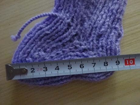 2x kojenecké capáčky, vel. 0-3m, 62