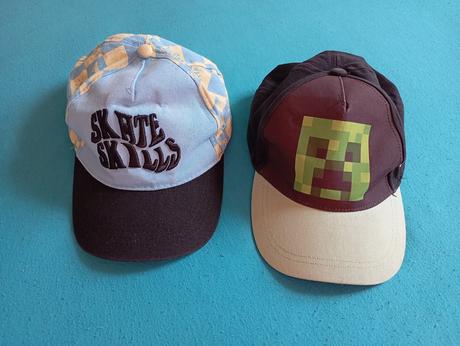 Pěkné chlapecké kšiltovky 54, l, l