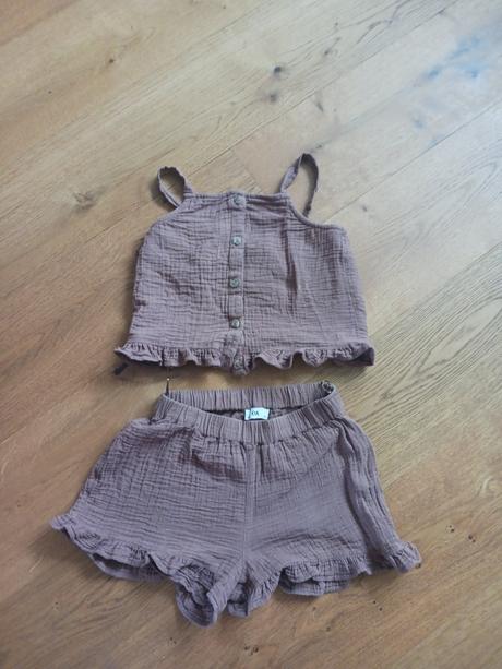 Letní set č.140 tílko +kraťasy, c&a,140