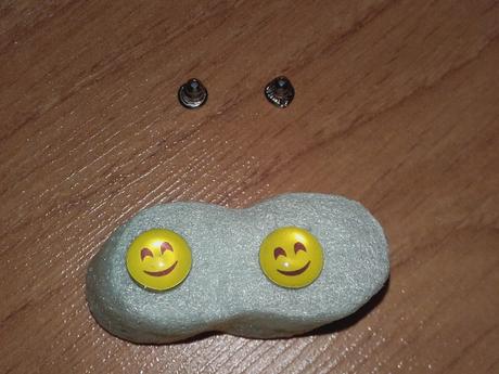 Náušnice emotikon zčervenat,