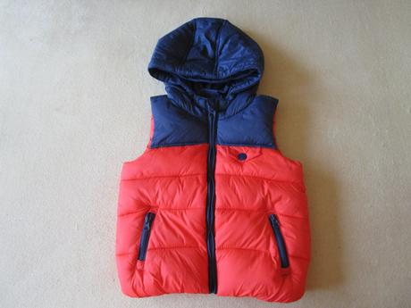 Velmi pěkná oranžovo-modrá šusťáková vesta s kap., f&f,74