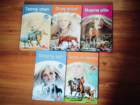 5x kniha pro dívky o koních, 