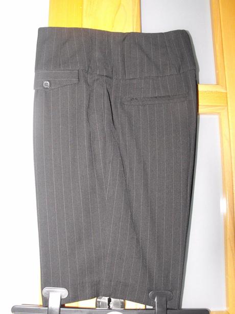 Elegantné šortky čierne s jemným pruhom, bonprix,164